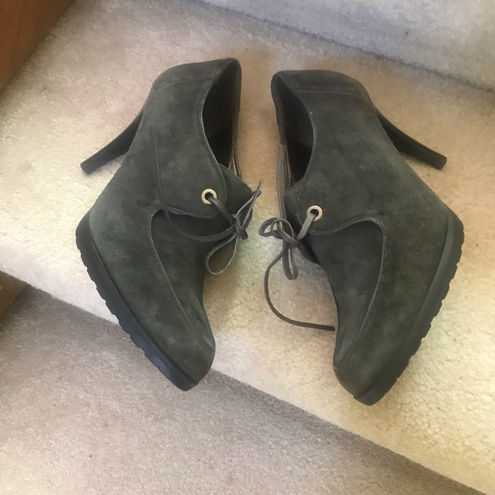 Grey suade circa by Joan  &David high heeled shoe